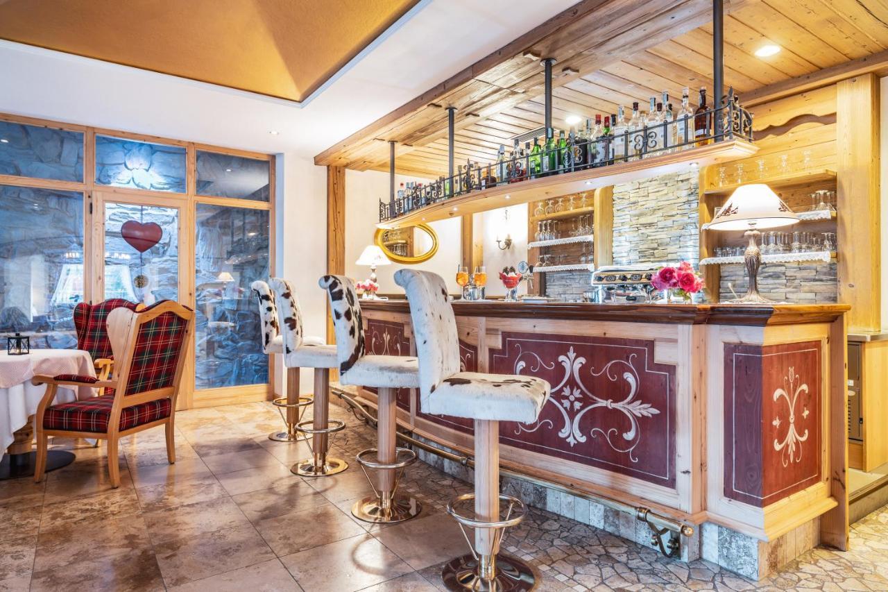 Residence Anda Pozza di Fassa Bagian luar foto