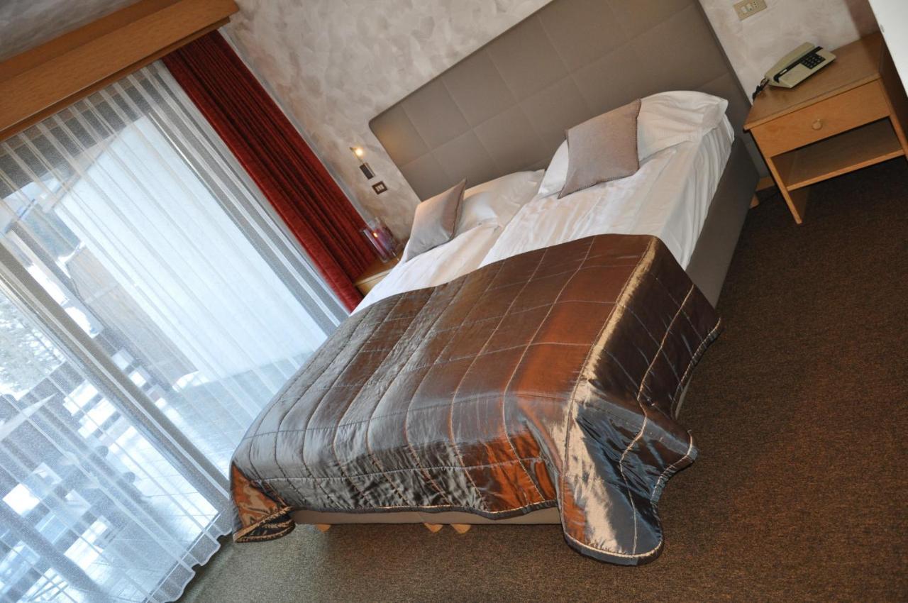 Residence Anda Pozza di Fassa Bagian luar foto