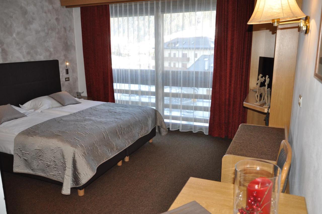 Residence Anda Pozza di Fassa Bagian luar foto
