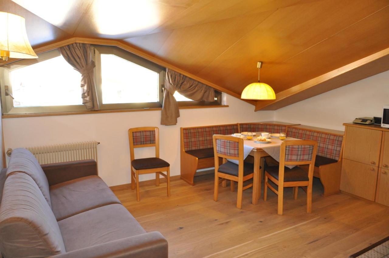 Residence Anda Pozza di Fassa Bagian luar foto