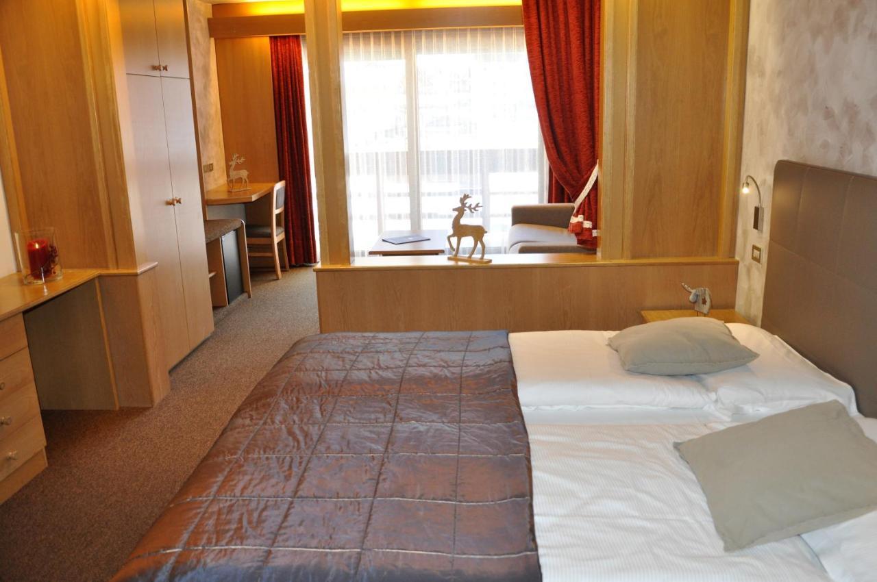 Residence Anda Pozza di Fassa Bagian luar foto