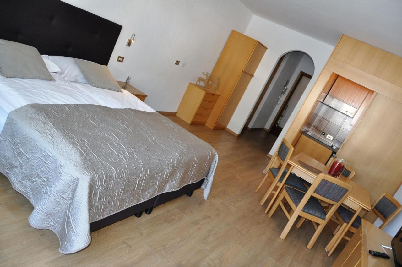 Residence Anda Pozza di Fassa Bagian luar foto