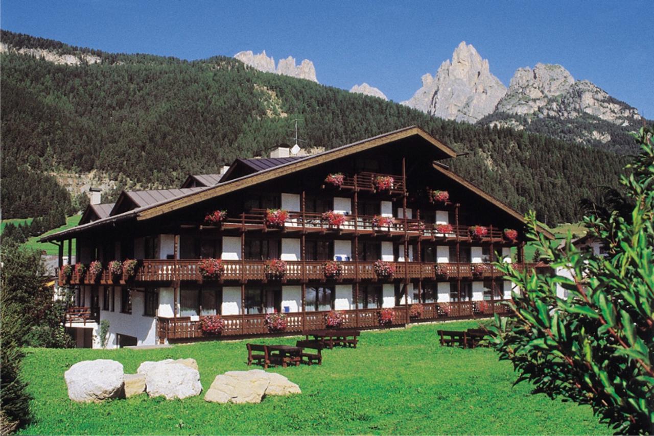 Residence Anda Pozza di Fassa Bagian luar foto
